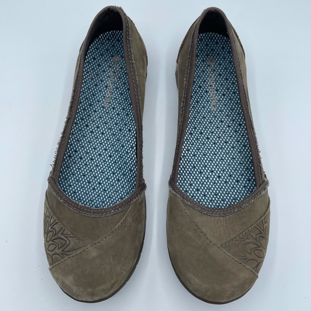 Columbia shoes olive green leather flat women’s size 8.5